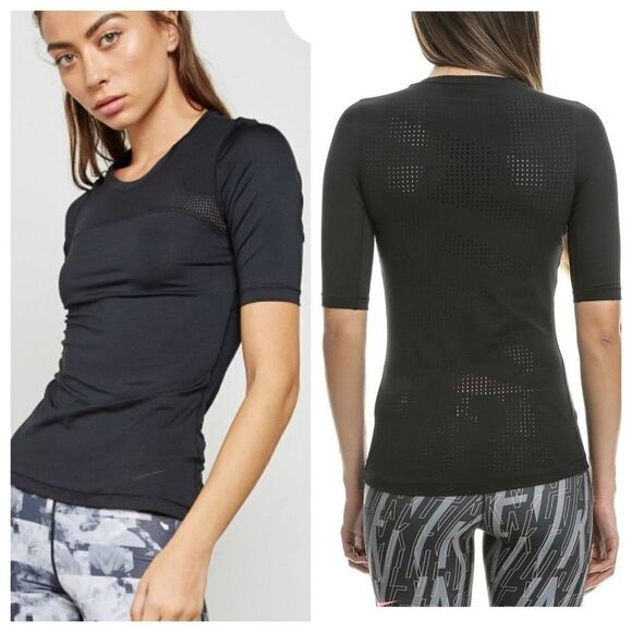 Nike Tops - Nike HyperCool Black Lightweight Training Short Sleeve Athletic Top Size XS